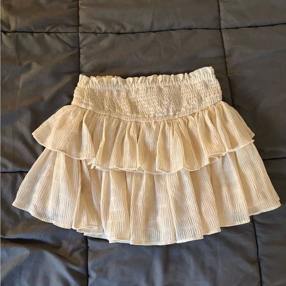 Elegant Cream Ruffled Skirt - Picture 2 of 2
